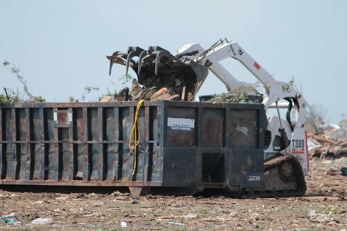 How to Make Quality and Cost-Efficient Use of Roll Off Dumpster Rental in Orlando