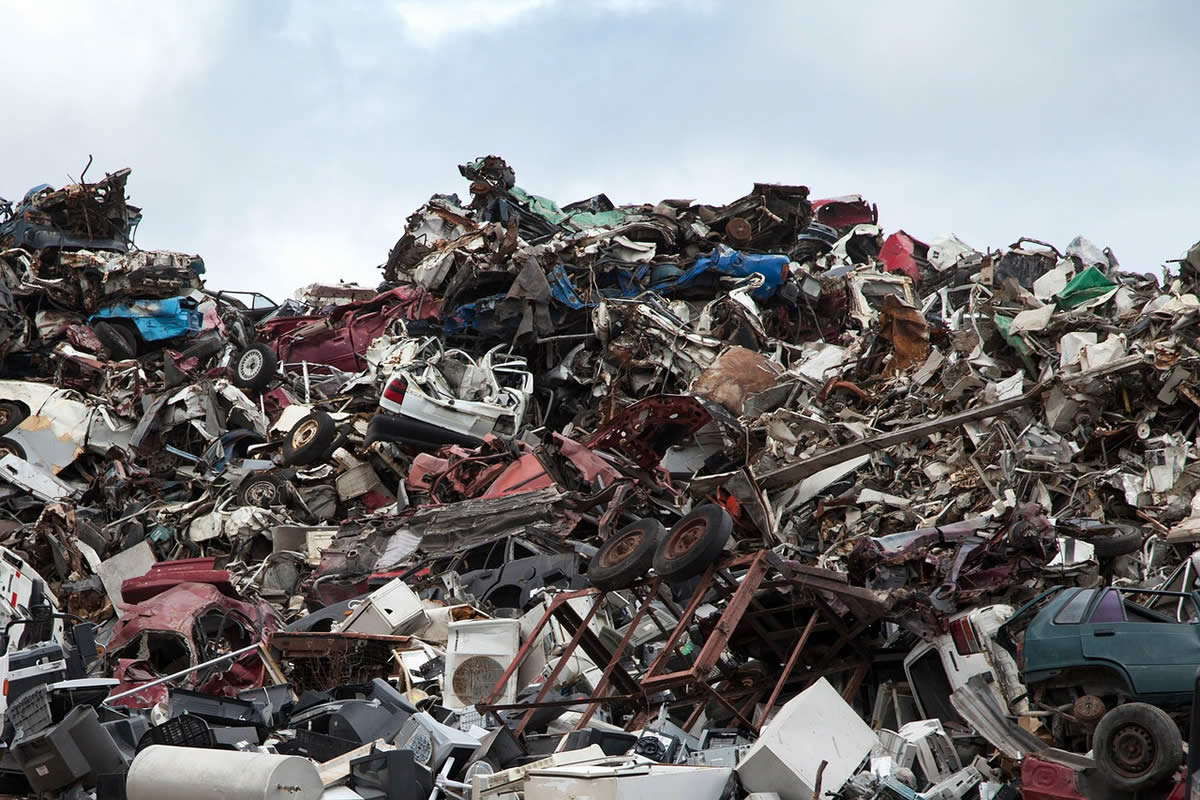 7 Harmful Things You Should Never Dispose in A Dumpster