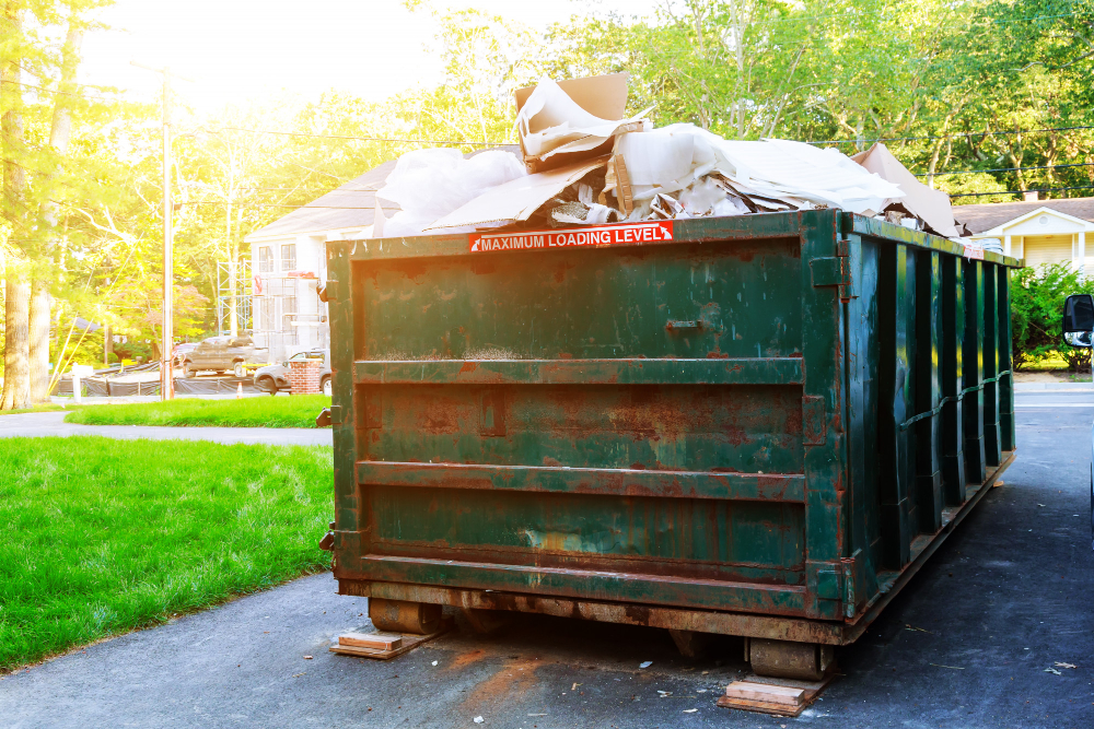 Importance of Following Maximum Loading Level in Roll Off Dumpster