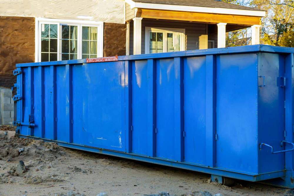 Different Uses for Dumpsters: Your Guide to Roll Off Dumpster Rental in Orlando, FL