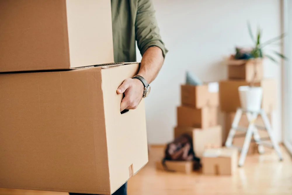 The Benefits of Renting a Dumpster Before Moving Out